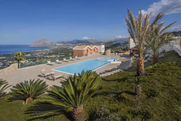 Panoramic view of Parco degli Aromi Resort & Spa: 4-star hotel in Valderice with infinity pool overlooking the Bay of Bonagia, 8 km from Trapani
